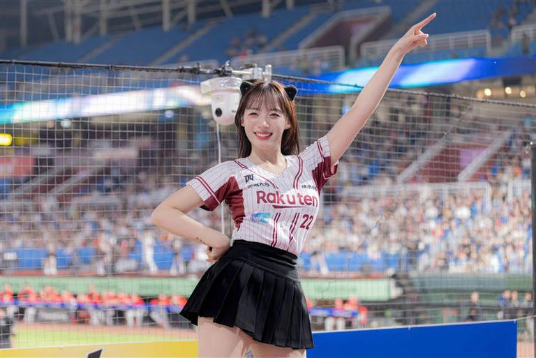 樂天啦啦隊 (河智媛) 樂天啦啦隊 (河智媛)