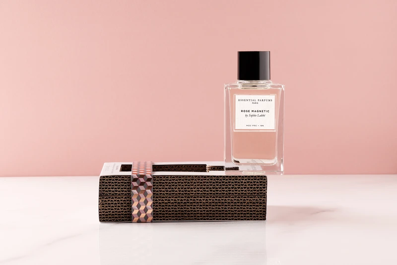 Essential Parfums磁之玫瑰淡香精情境圖。