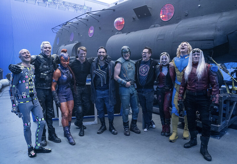 詹姆斯·岡恩被迪士尼開除後卻立即接到拍攝《自殺突擊隊:集結》的邀約。 詹姆斯·岡恩被迪士尼開除後卻立即接到拍攝《自殺突擊隊:集結》的邀約。