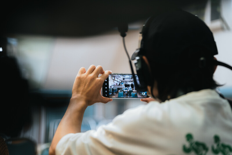 殷振豪導演全程使用OPPO Reno14 Pro 創作《有意思冰菓室》短片 殷振豪導演全程使用OPPO Reno14 Pro 創作《有意思冰菓室》短片