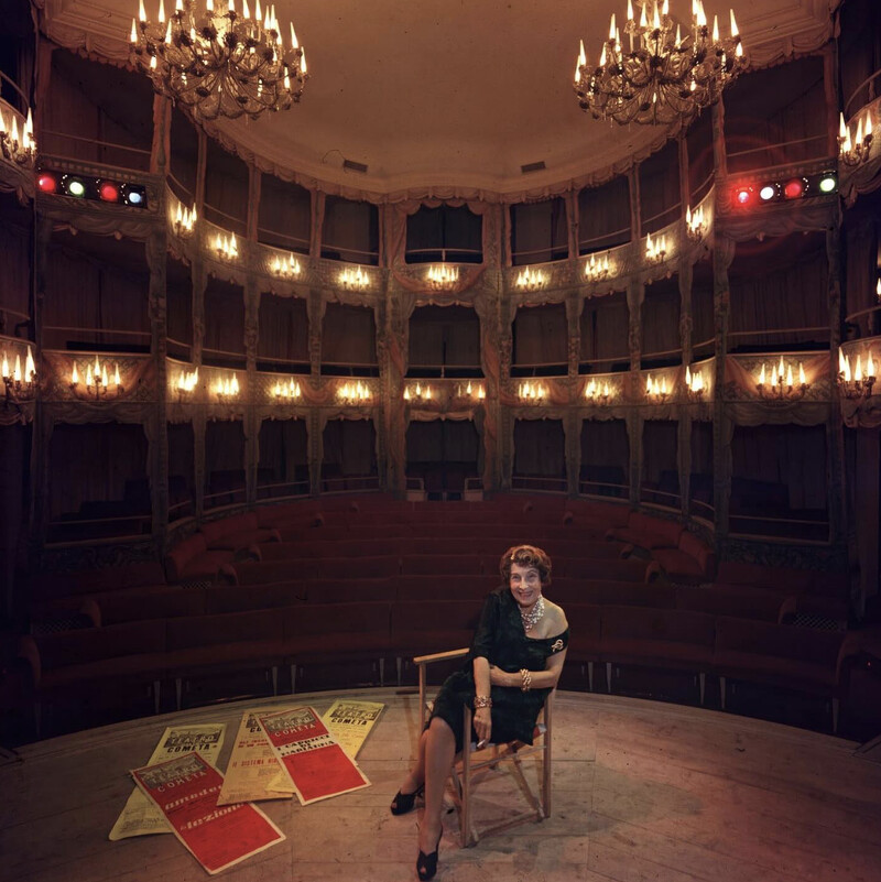 Mimì Pecci Blunt於1958年攝於彗星劇院。