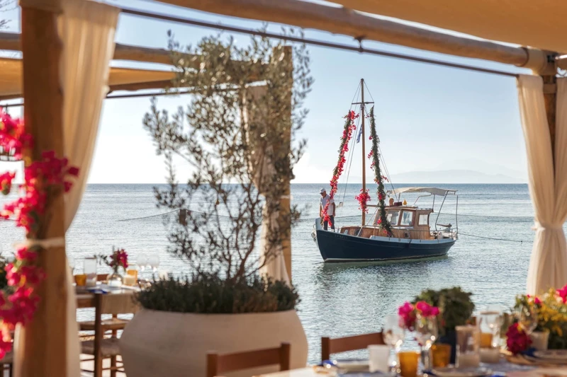 「Taverna 37」提供傳統希臘料理。