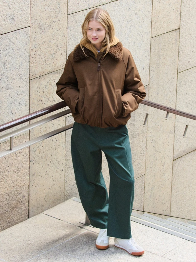 UNIQLO:C 2025秋冬輕暖科技外套,領片有可拆式刷毛領