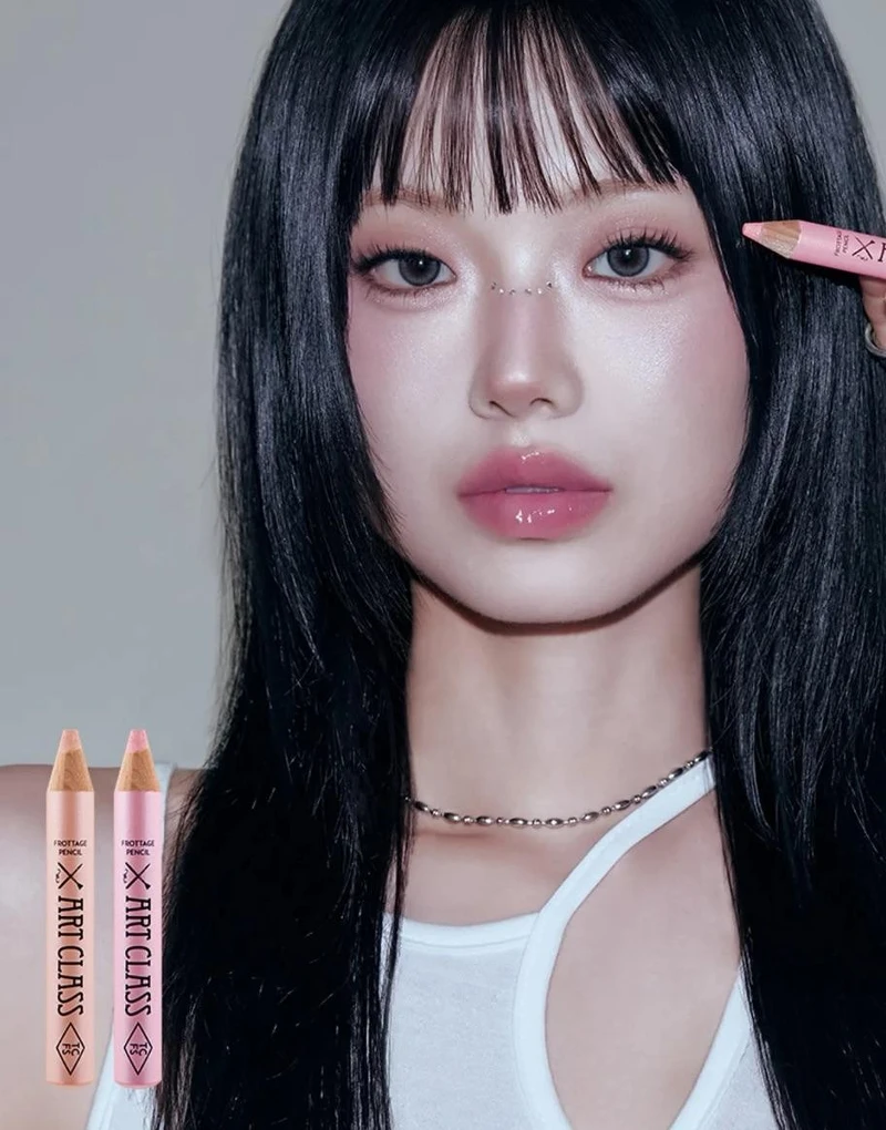 too cool for school 多功能眼妝磨砂鉛筆，約NT395