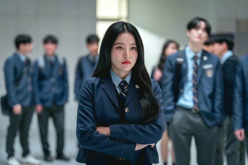 《清潭國際高等學校》裡的命案及霸凌事件延續到了第 2 季。 《清潭國際高等學校》裡的命案及霸凌事件延續到了第 2 季。