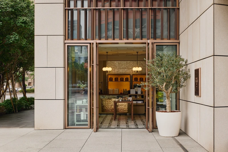 「POUYUENJI 寶元紀」在南京松江商圈推出「POUYUENJI TAIPEI 寶元紀台北」的藏茶 Boutique Store。 「POUYUENJI 寶元紀」在南京松江商圈推出「POUYUENJI TAIPEI 寶元紀台北」的藏茶 Boutique Store。