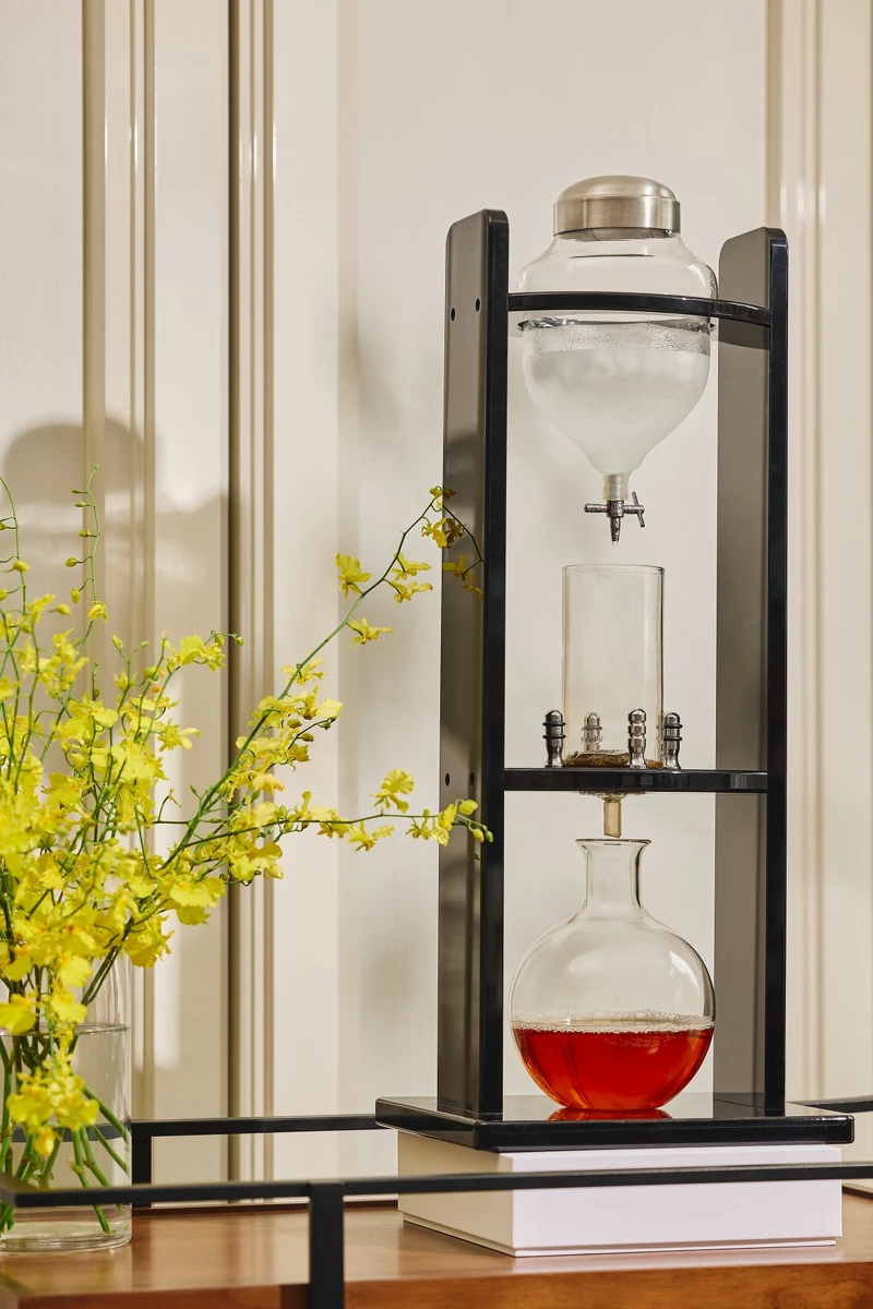 店內特別選用「bolero 波麗露」玻璃壺現場萃取茶液。 店內特別選用「bolero 波麗露」玻璃壺現場萃取茶液。