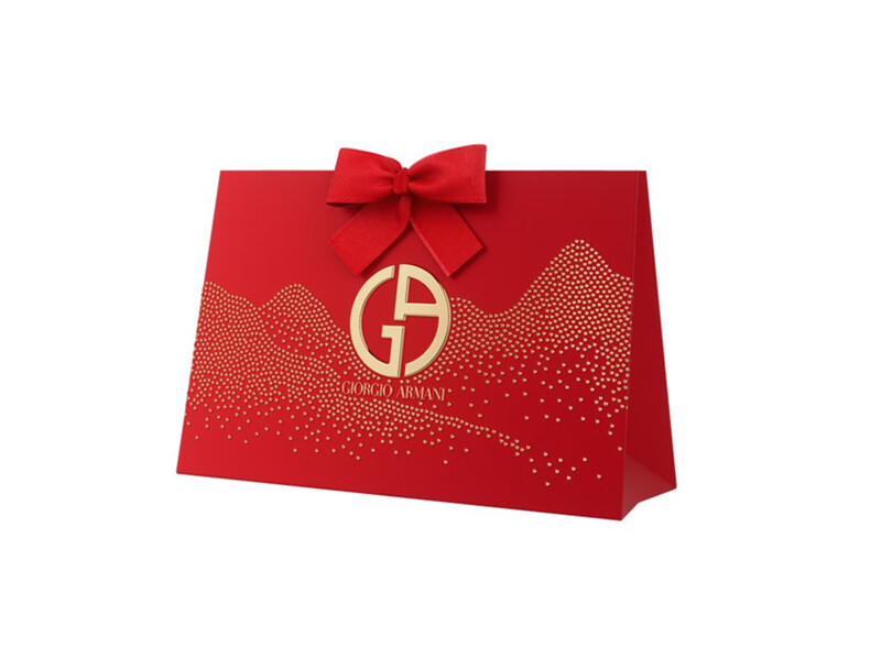 ▴Armani Beauty｜MOMO亞曼尼官方旗艦店限定Armani Red獨家包裝禮袋