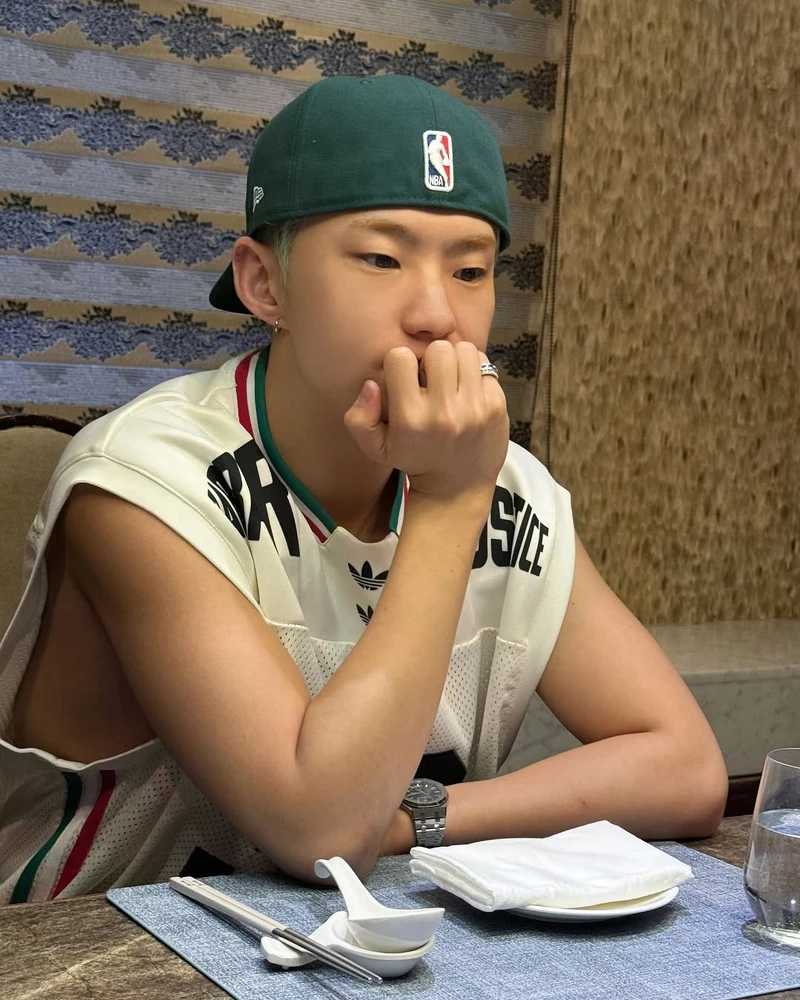 HOSHI台灣私服造型配件,包含手錶與銀飾 HOSHI台灣私服造型配件,包含手錶與銀飾