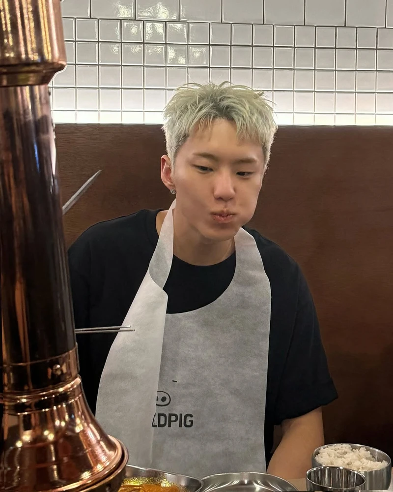 HOSHI與WOOZI在台灣享用燒肉 HOSHI與WOOZI在台灣享用燒肉