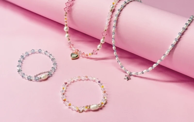 Lucy’s Kids選用施華洛世奇水晶打造。