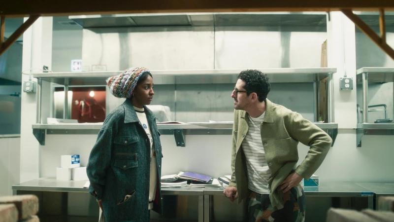 辛妮整季都面臨著簽合夥協議還是跳槽的掙扎。