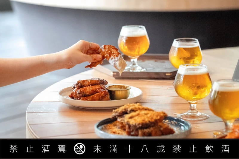 餐廳以美式雞翅搭配精釀啤酒打響名號。