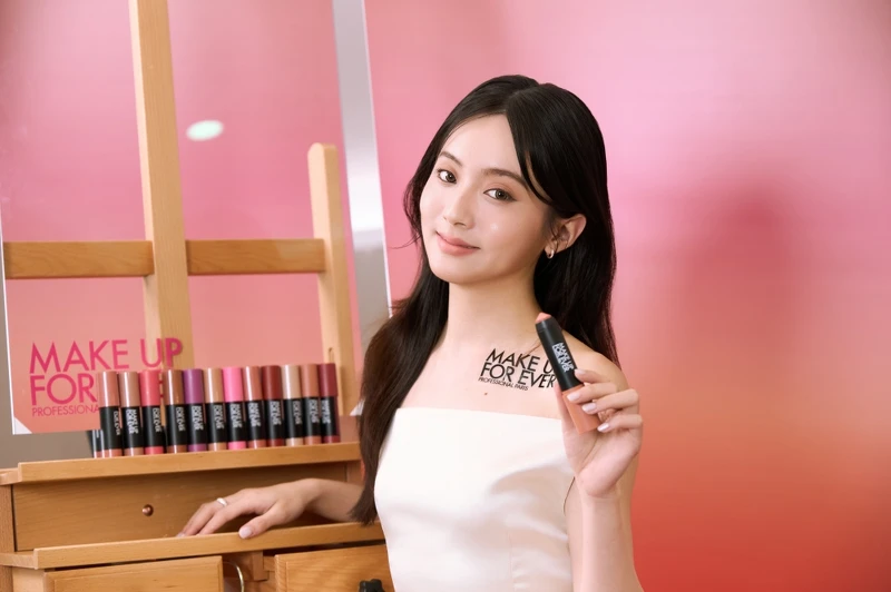 MAKE UP FOR EVER藝術大師多功能玩色彩妝棒全系列17色。