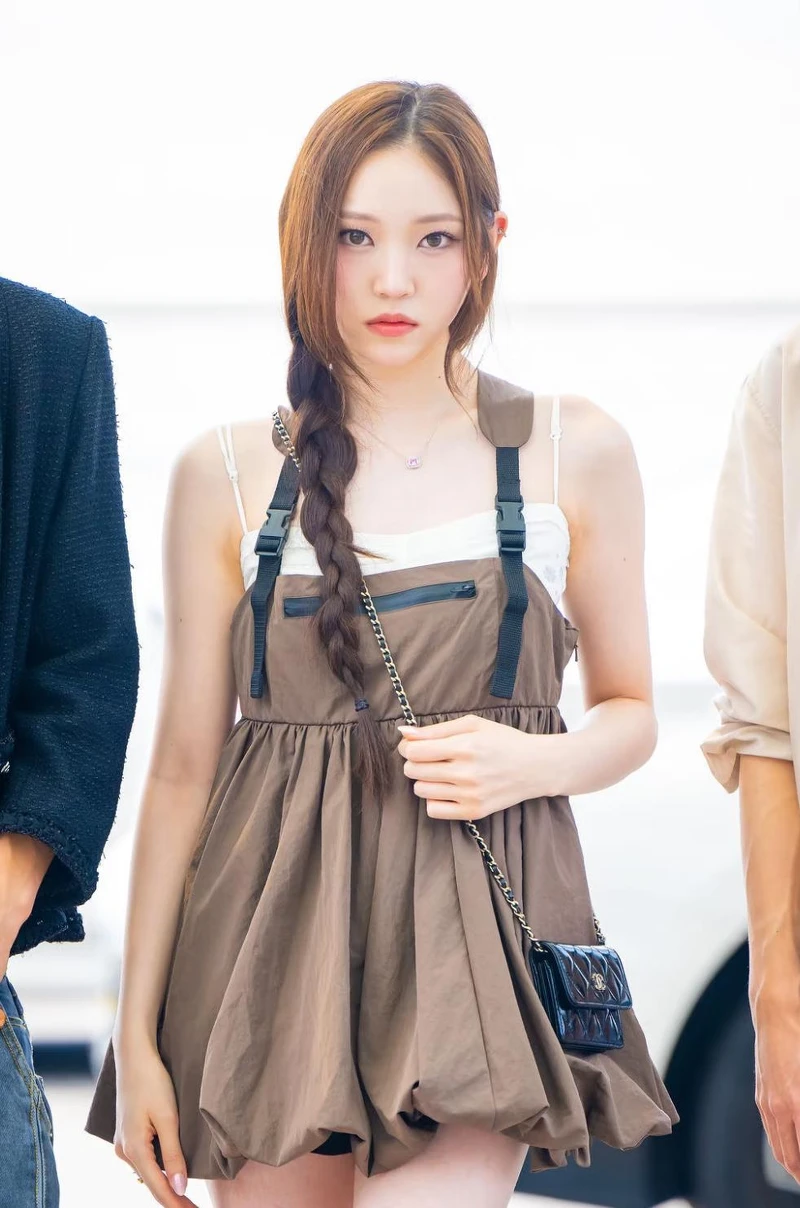 李榮書機場穿搭，＠小紅書號jewelry_watch