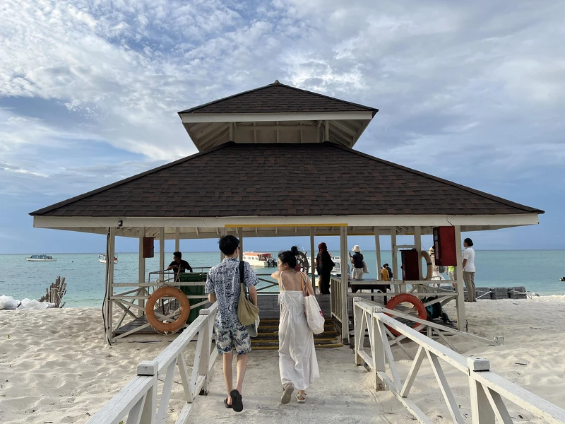 Sutera @ Mantanani 度假村碼頭|Melody TU 採訪拍攝 Sutera @ Mantanani 度假村碼頭|Melody TU 採訪拍攝