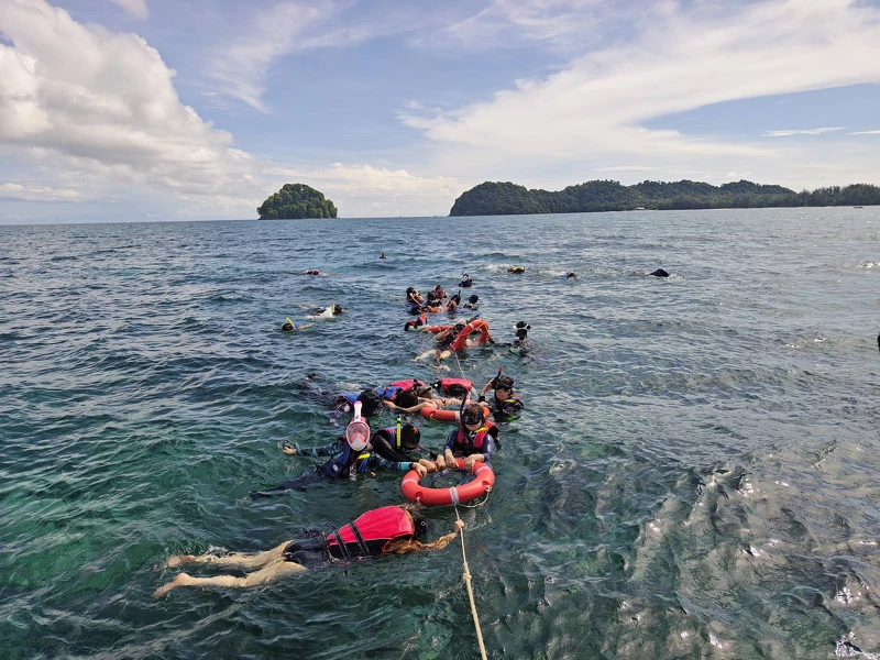 出海浮潛中。|由丸子 @maruko_food 提供 出海浮潛中。|由丸子 @maruko_food 提供