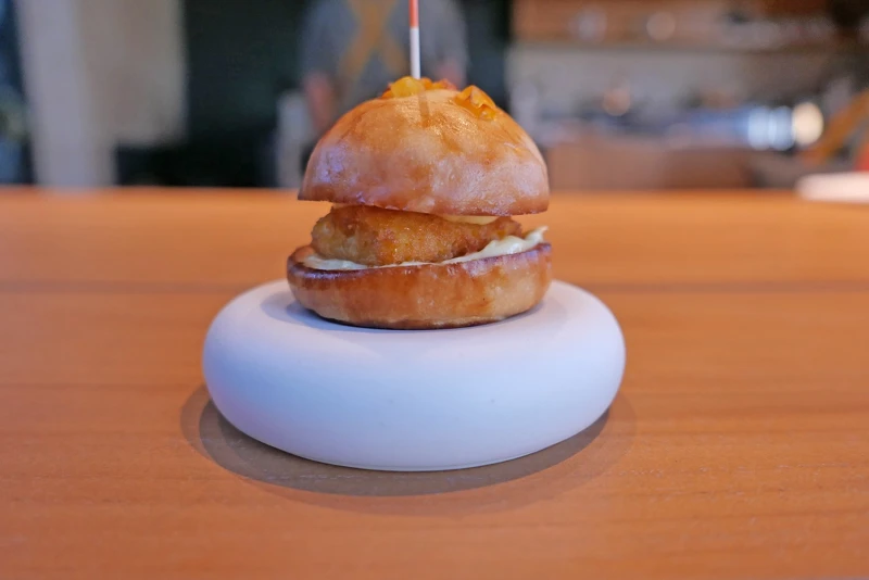 玉米小漢堡。 玉米小漢堡。