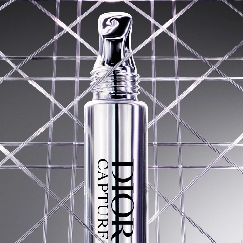 迪奧逆時活氧亮眼膠原筆情境圖。