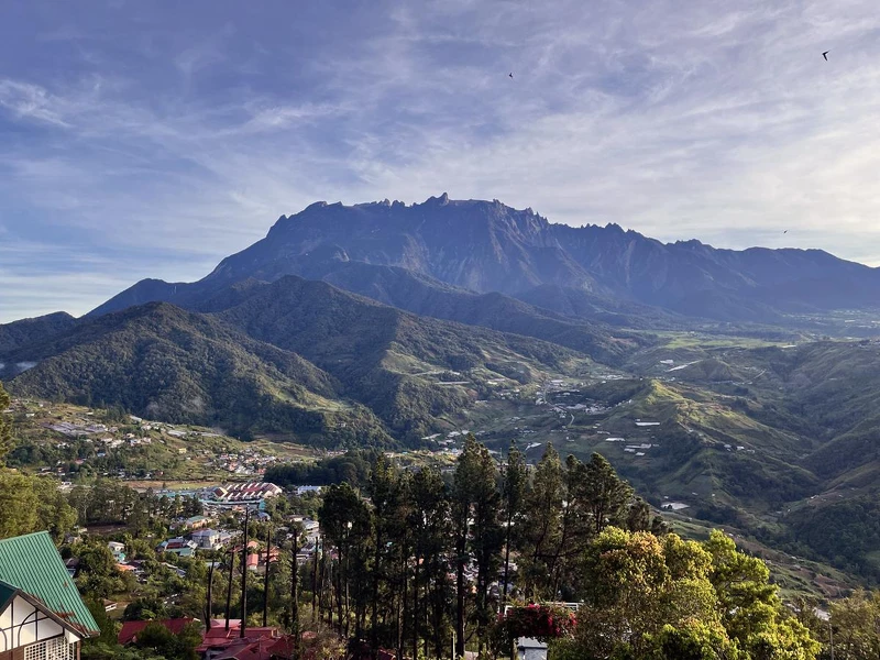 入住幽靜美麗的 Perkasa Hotel Mt. Kinabalu,在清晨眺望婆羅洲最高峰神山|Melody TU 採訪拍攝 入住幽靜美麗的 Perkasa Hotel Mt. Kinabalu,在清晨眺望婆羅洲最高峰神山|Melody TU 採訪拍攝