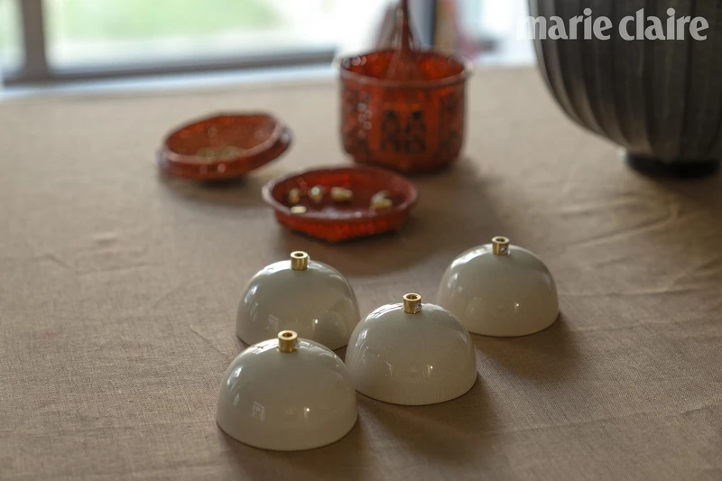 每一個組件都是都是不同工藝師畢生經驗的積累,每一盞燈籠都像是一則人生故事。 每一個組件都是都是不同工藝師畢生經驗的積累,每一盞燈籠都像是一則人生故事。