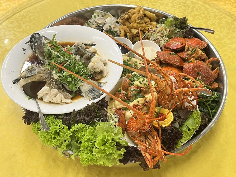 龍蝦海鮮拼盤|Melody TU 採訪拍攝 龍蝦海鮮拼盤|Melody TU 採訪拍攝