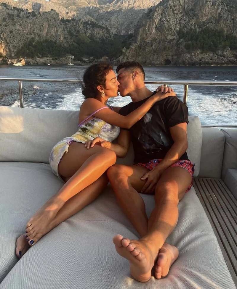 Photo/ IG @georginagio