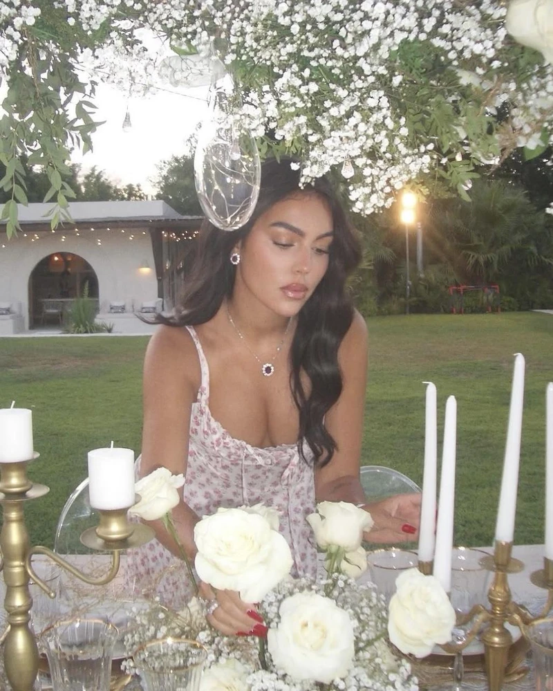 Photo/ IG @georginagio