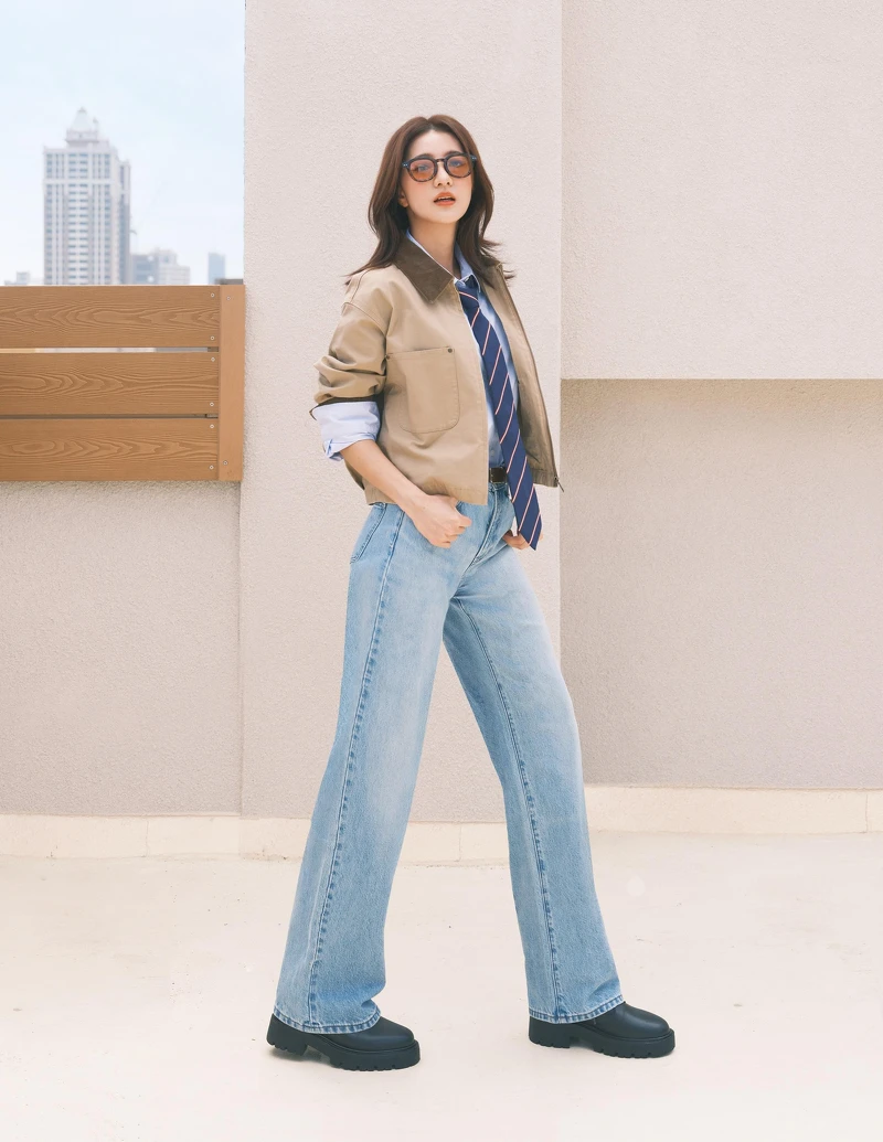 短版外套479208、棉質襯衫(長袖)4790783、直筒牛仔褲479004、領帶476210、皮帶478706、波士頓太陽眼鏡 475133 短版外套479208、棉質襯衫(長袖)4790783、直筒牛仔褲479004、領帶476210、皮帶478706、波士頓太陽眼鏡 475133