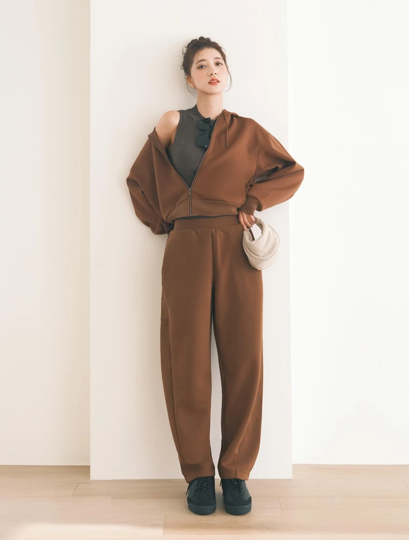 DRY休閒連帽外套(長袖) 479603、DRY休閒繭型長褲 479619、可機洗針織BRATOP背心 478795、弧形超迷你肩背包480807、麂皮拼接休閒鞋478322 DRY休閒連帽外套(長袖) 479603、DRY休閒繭型長褲 479619、可機洗針織BRATOP背心 478795、弧形超迷你肩背包480807、麂皮拼接休閒鞋478322