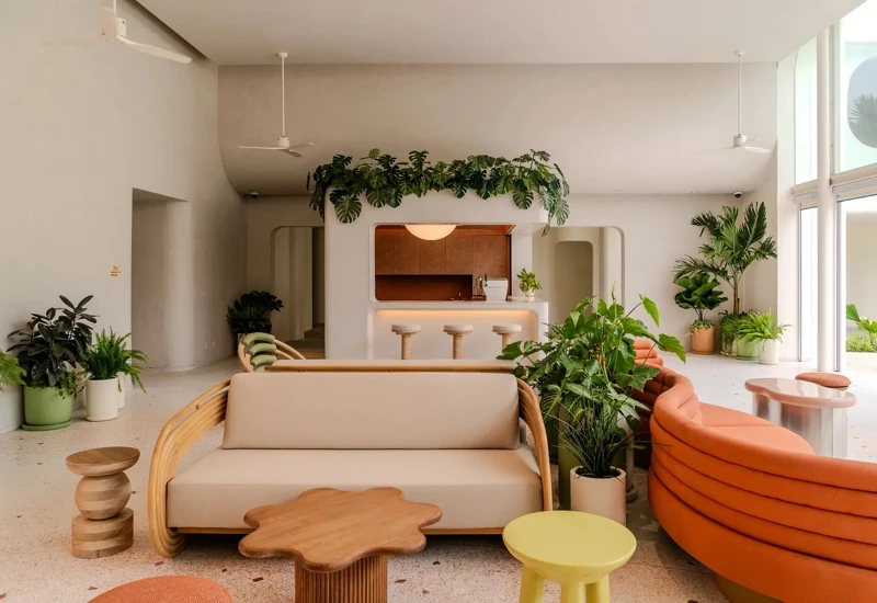 大廳與「Juice Cafe」。