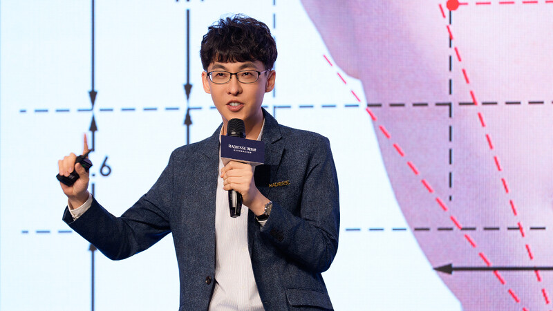 圖為台北賦真妍皮膚科診所陳建名院長