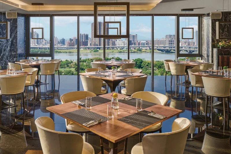 擁有270度開窗景觀。 擁有270度開窗景觀。