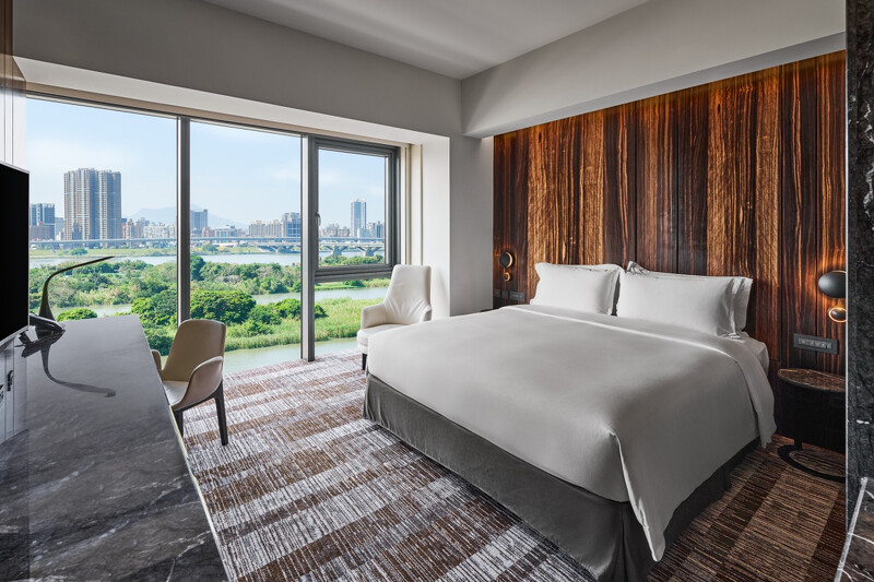 「豪華河景房」。 「豪華河景房」。