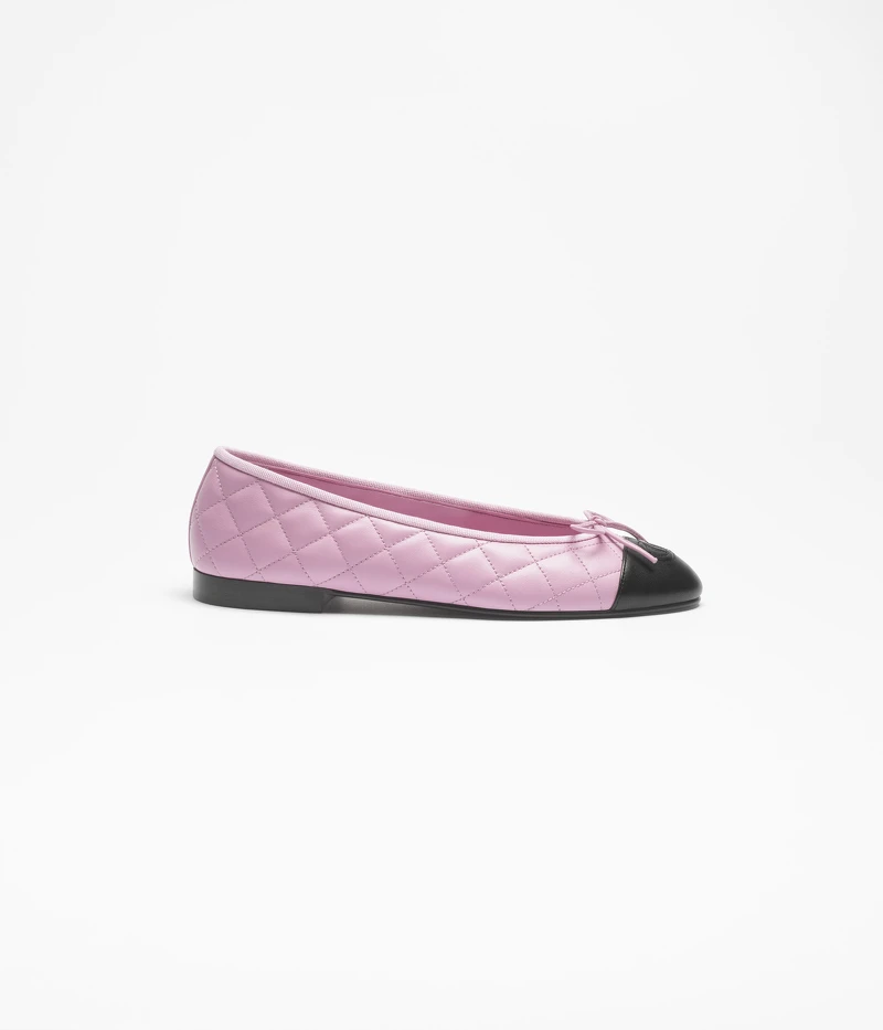 香奈兒經典的米黑雙色鞋 (Slingback) 香奈兒經典的米黑雙色鞋 (Slingback)