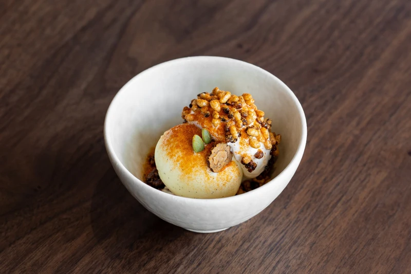 經典料理「Jang Trio」可說是姜主廚集「韓味」大成的絕佳代表作，亦是餐廳的招牌暢銷甜品。