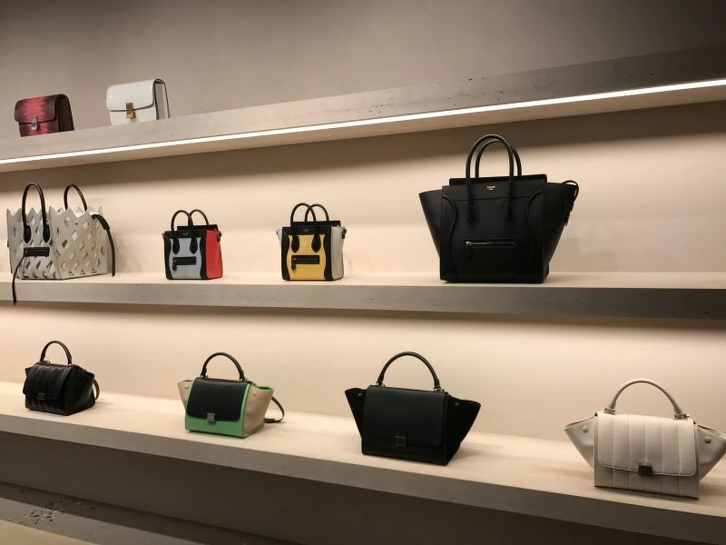 (Celine銀座店有諸多顏色包款可選,亦有銀座限定款!) (Celine銀座店有諸多顏色包款可選,亦有銀座限定款!)