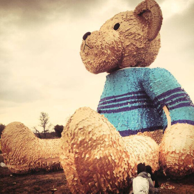 對不起驚到你! 航空城地景藝術節「8尺小熊」PK玉兔