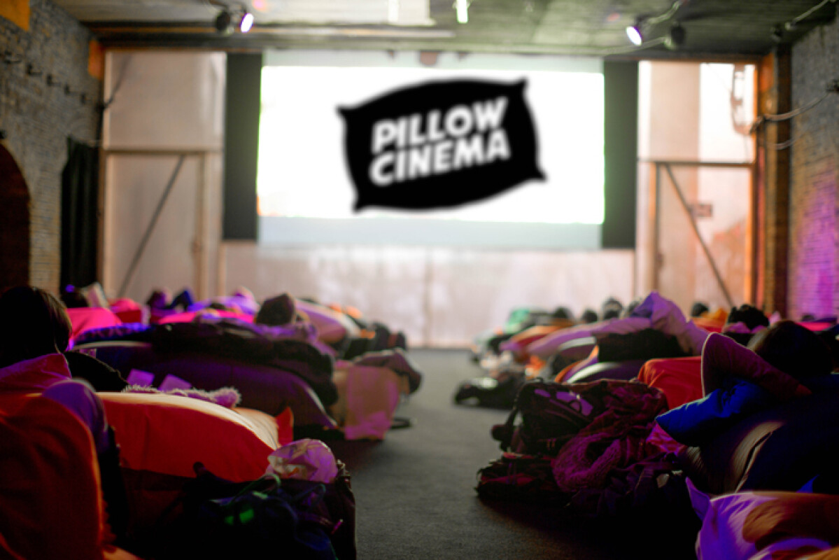 躺著看電影 影癡們！不去別說你後悔的Pillow Cinema