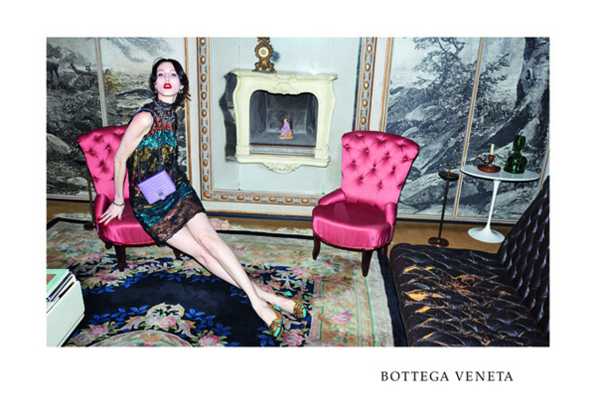古堡裡細玩黑白重曝 Bottega Veneta秋冬廣告盡顯東方風情