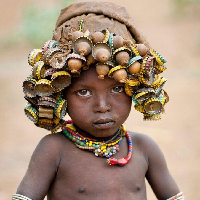 將廢棄物變成迷人髮飾—衣索比亞的Daasanach人