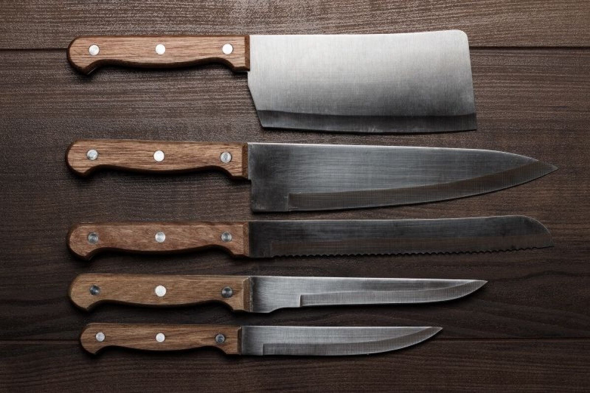 廚刀選購秘訣：不要再買昂貴的刀具組了！
