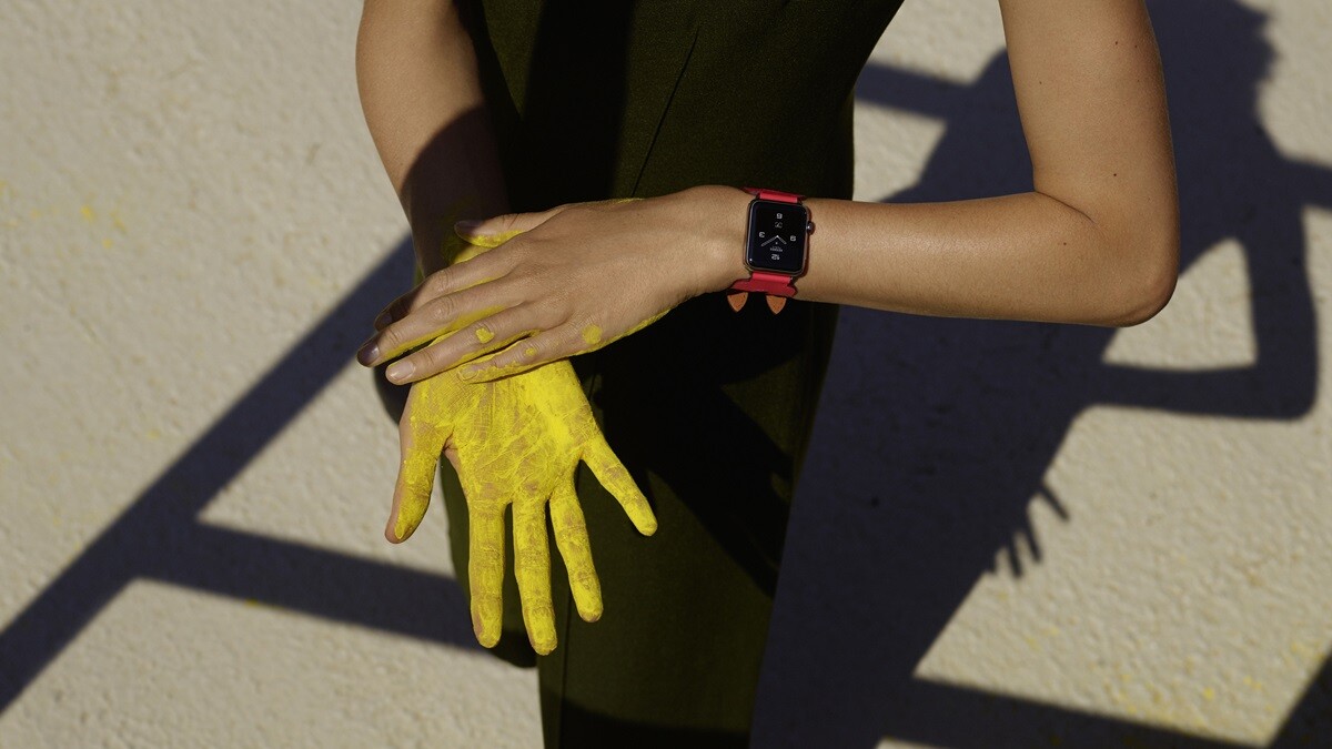 時尚圈的科技進化論！Apple Watch® Hermès質感藍、鮮豔粉錶帶系列