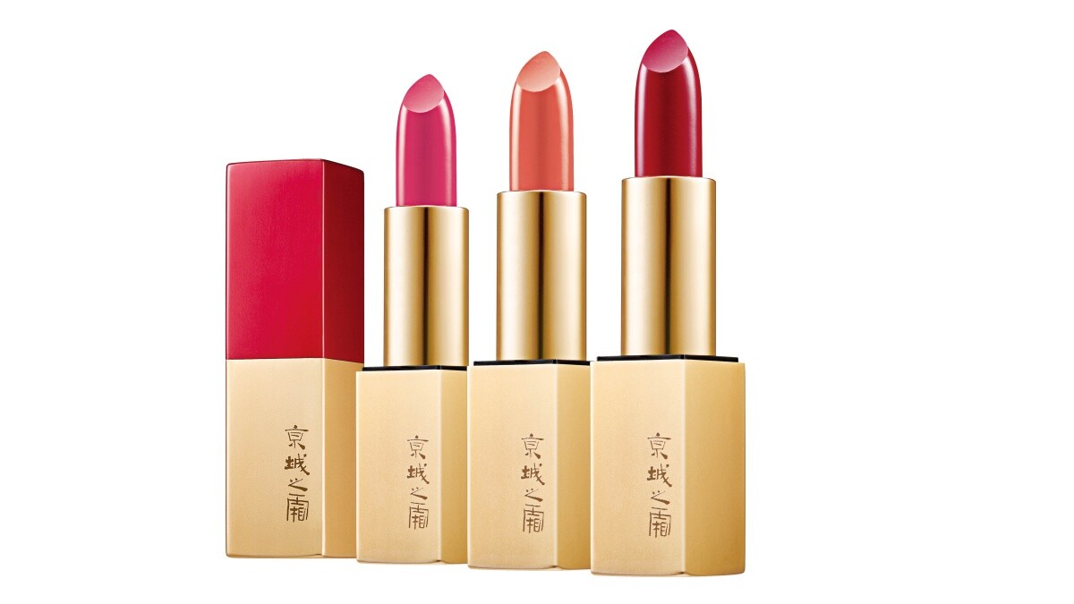 唇膏永遠就是少一隻！以高級訂製唇妝為概念，京城之霜推出全新唇彩系列，綻放極上玫瑰唇