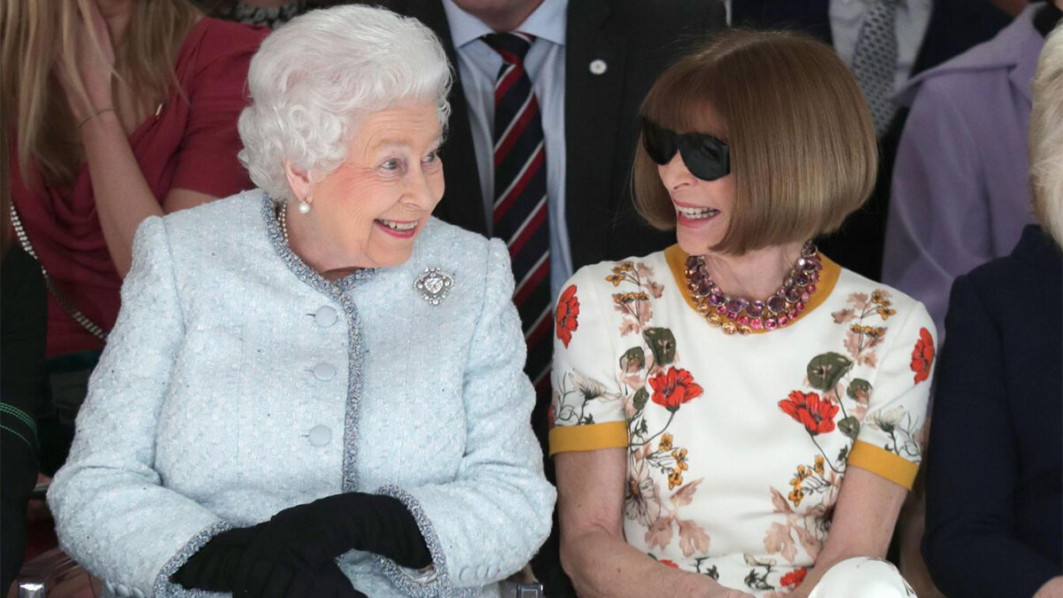 【2018倫敦時裝週】英國女王首次驚喜亮相倫敦時裝週為本季秋冬時裝週劃下句點