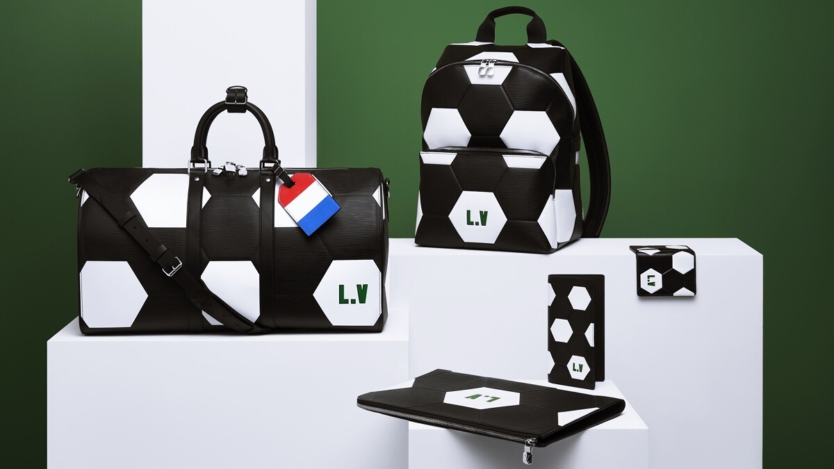 不管是不是足球迷都想收藏！Louis Vuitton為世界盃足球賽推出限定商品