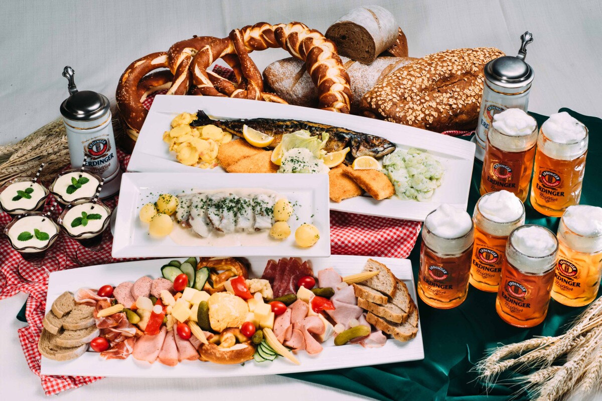 九月最期待異國風情派對 德式香腸、巴伐利亞風味烤肉 德國啤酒節11天限定大口吃喝開趴 