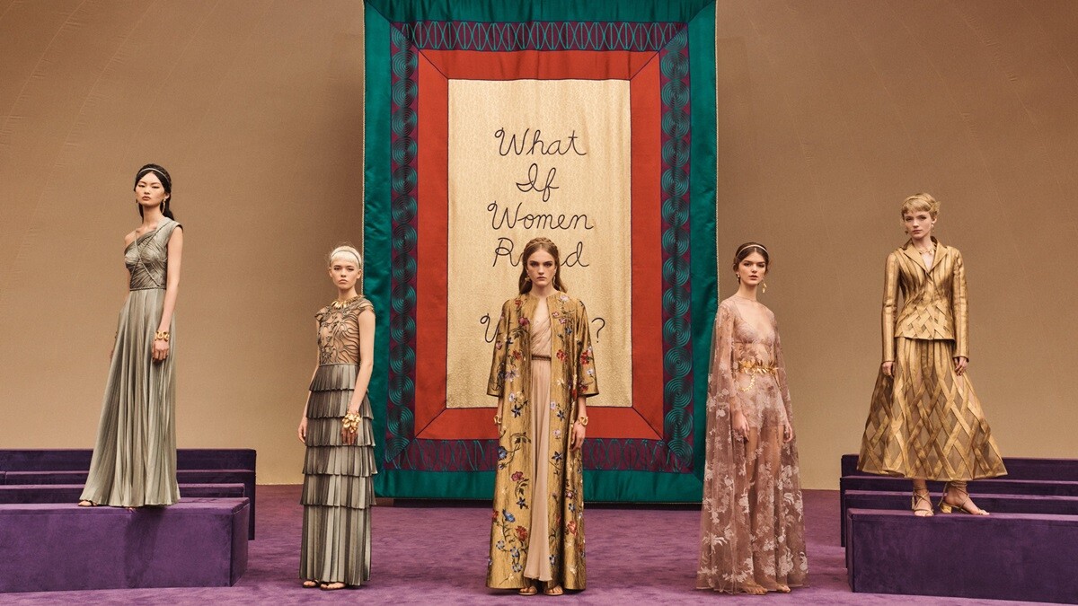 世界由女性主宰！Dior 2020春夏高訂把秀場變聖殿，並化身希臘女神雅典娜