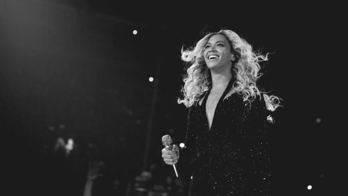 轟炸全球排行榜 女神碧昂絲Beyonce無預警發片！
