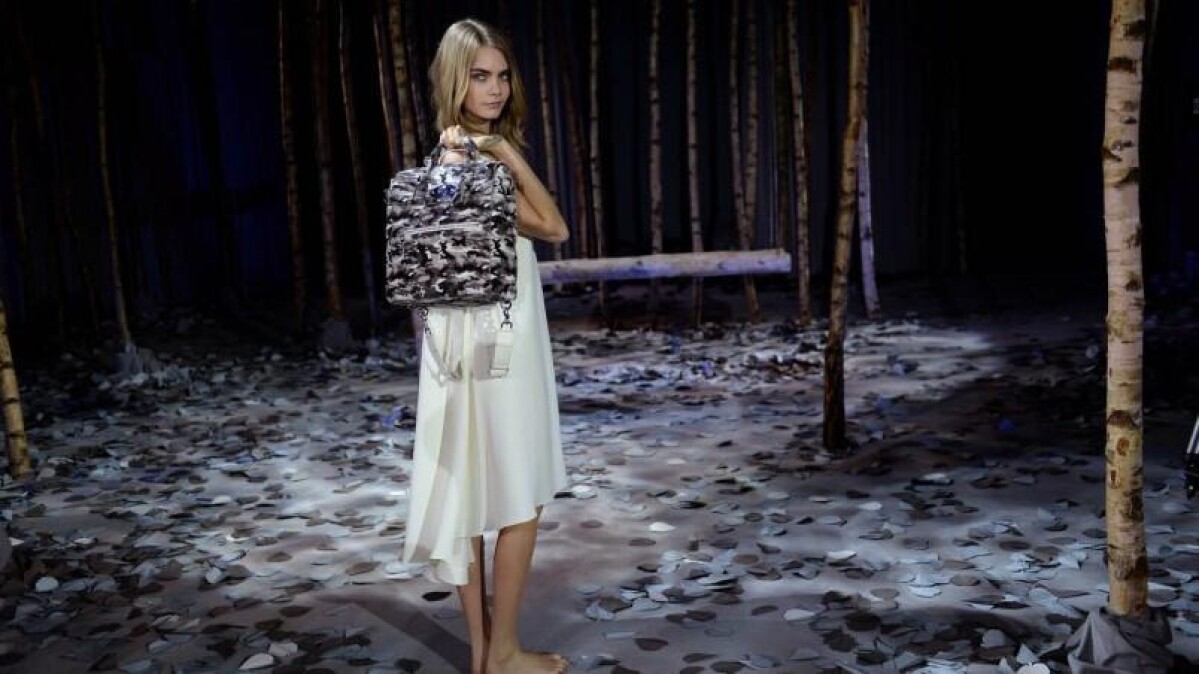 【2014倫敦時裝週】 Cara Delevingne × Mulberry超實用登上倫敦時裝週